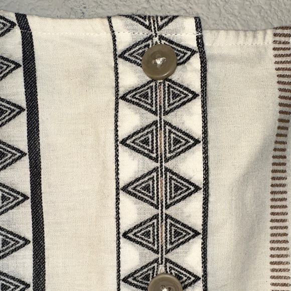 Banana Republic Black and White Geometric Blouse - Picture 6 of 8